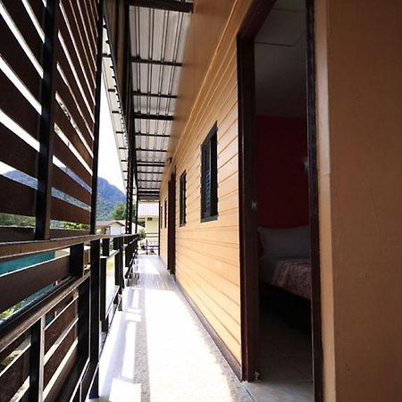 Pongpan House Phi Phi Appartement Buitenkant foto