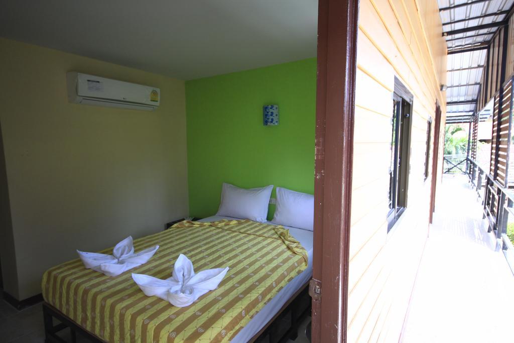 Pongpan House Phi Phi Appartement Buitenkant foto