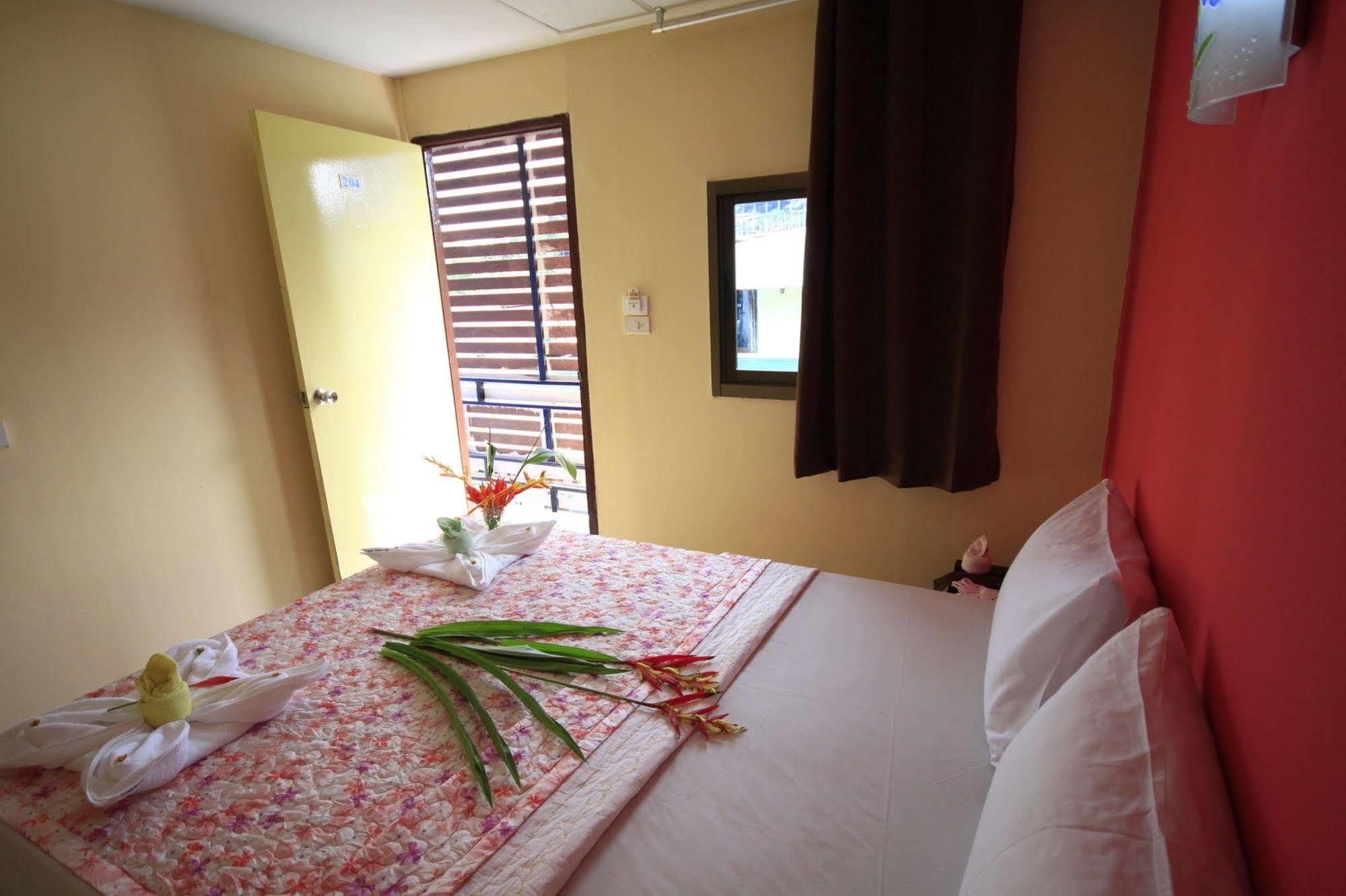 Pongpan House Phi Phi Appartement Buitenkant foto