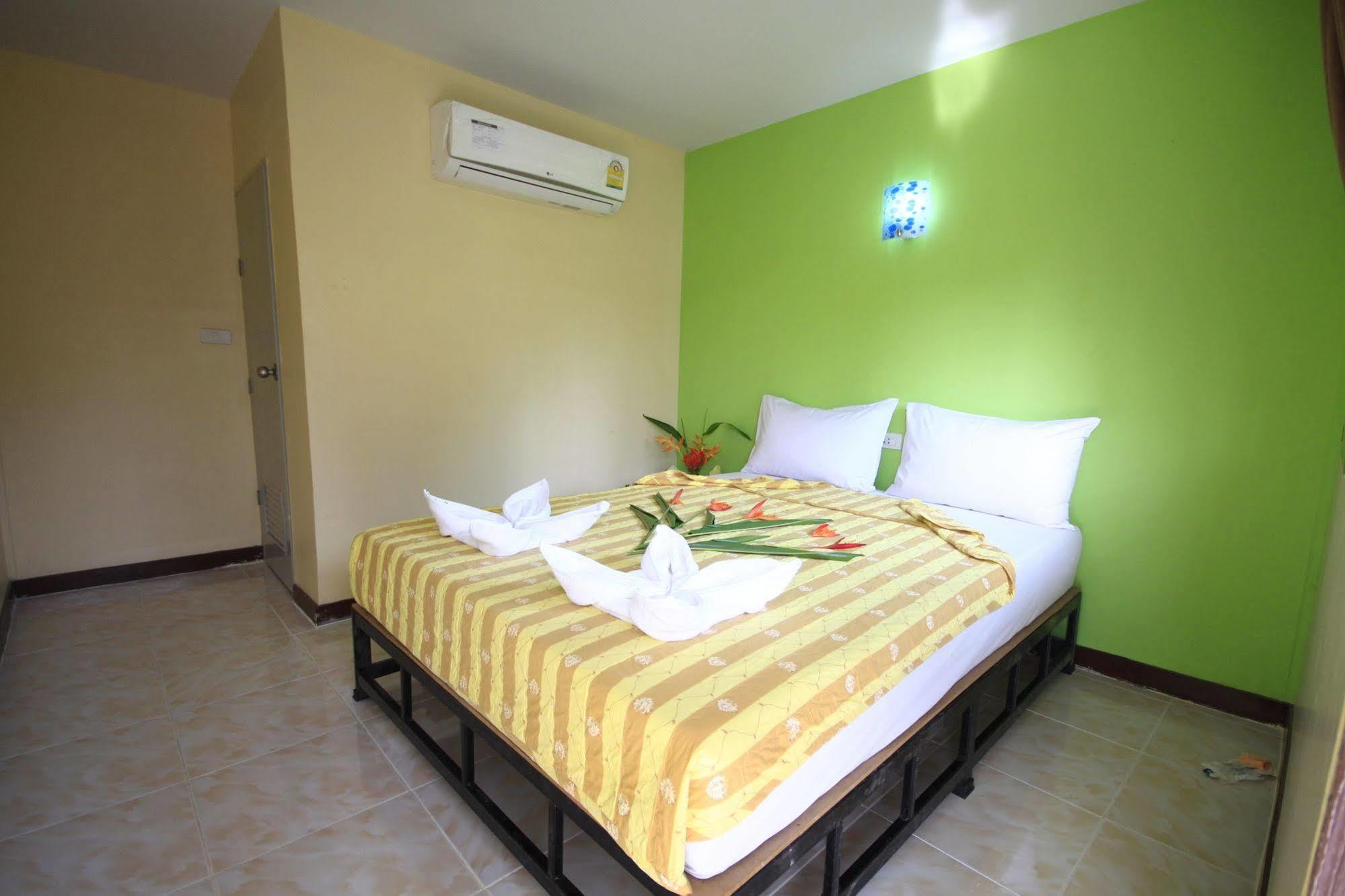 Pongpan House Phi Phi Appartement Buitenkant foto