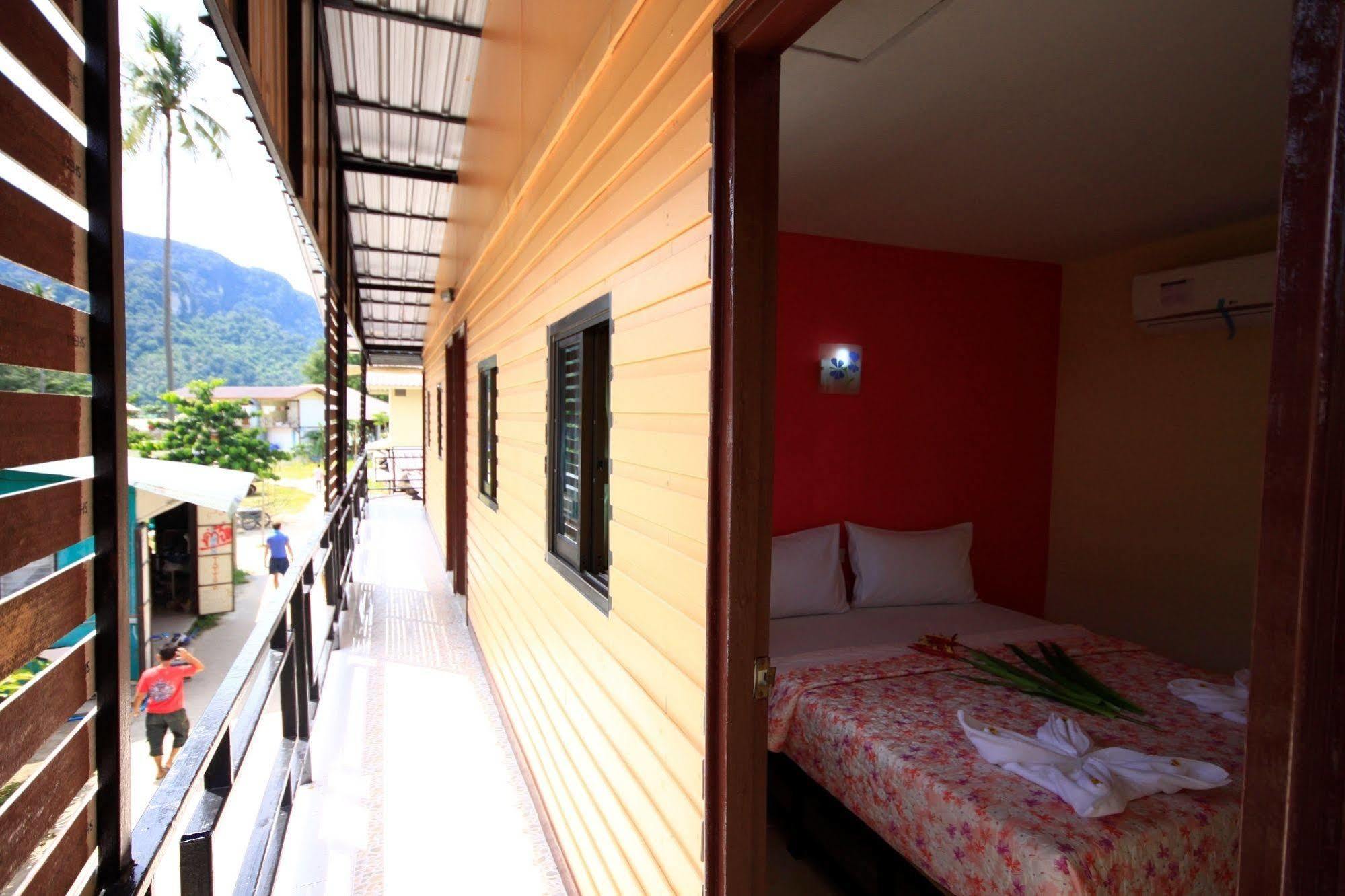 Pongpan House Phi Phi Appartement Buitenkant foto