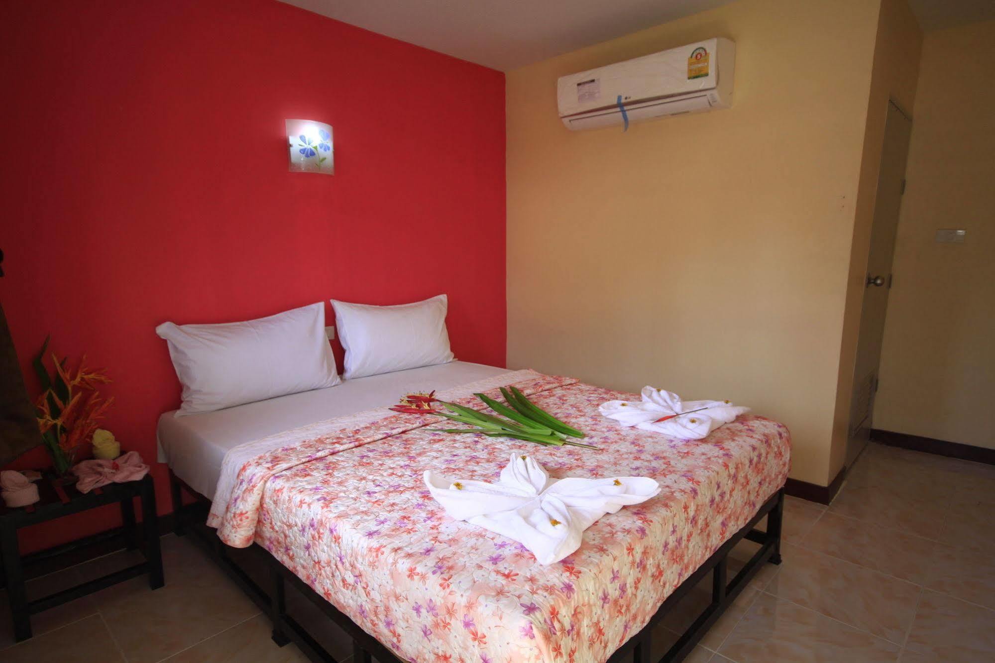 Pongpan House Phi Phi Appartement Buitenkant foto