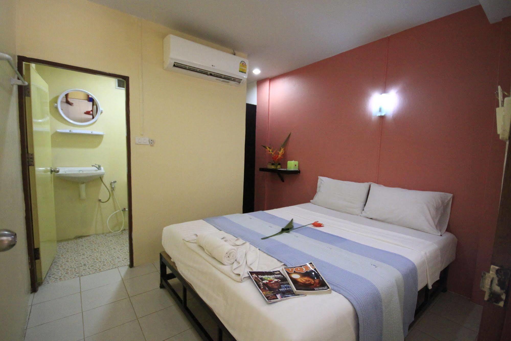 Pongpan House Phi Phi Appartement Buitenkant foto