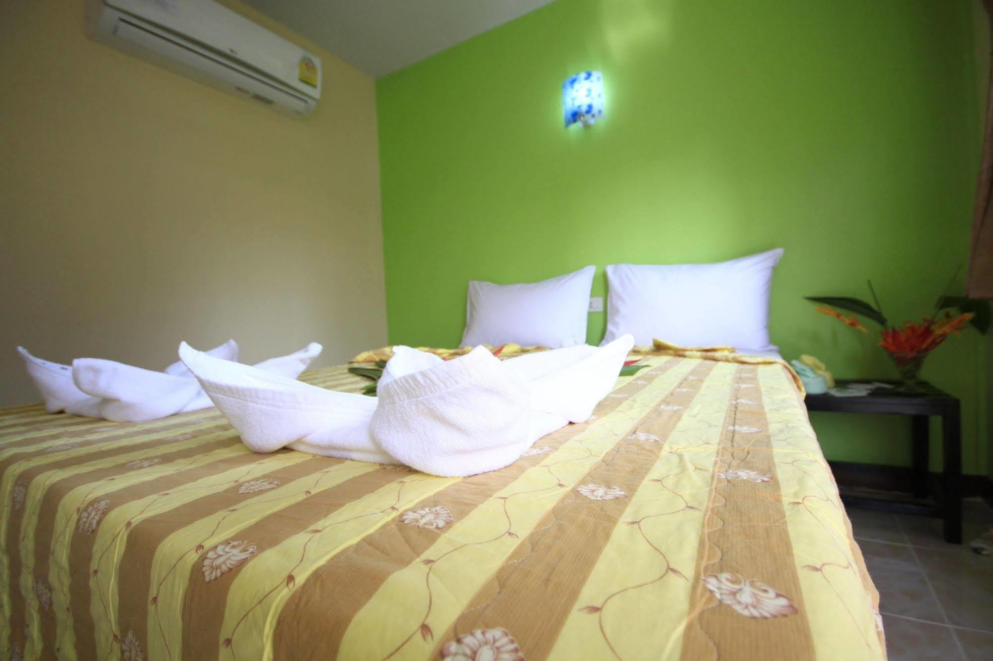Pongpan House Phi Phi Appartement Buitenkant foto