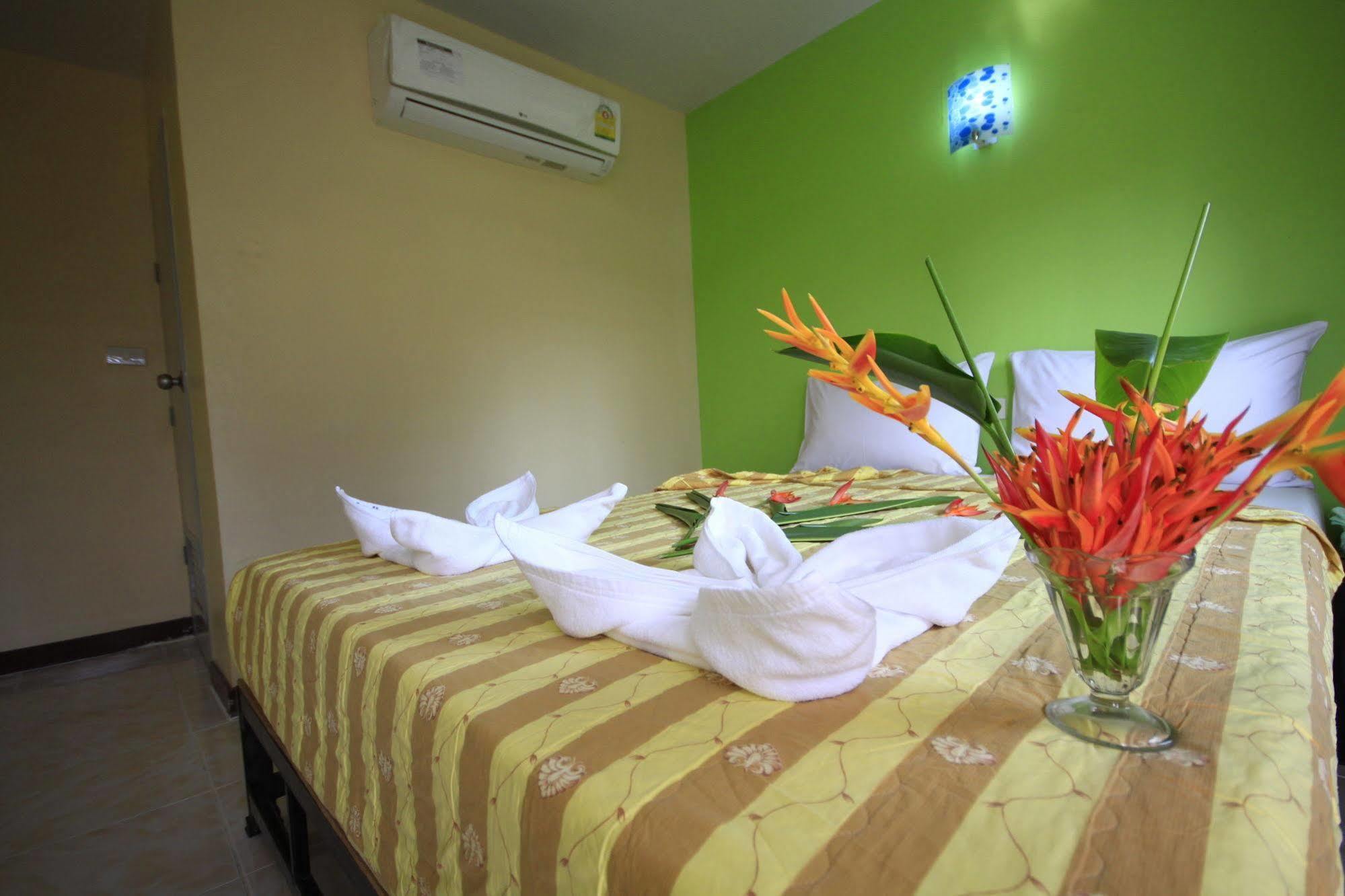 Pongpan House Phi Phi Appartement Buitenkant foto